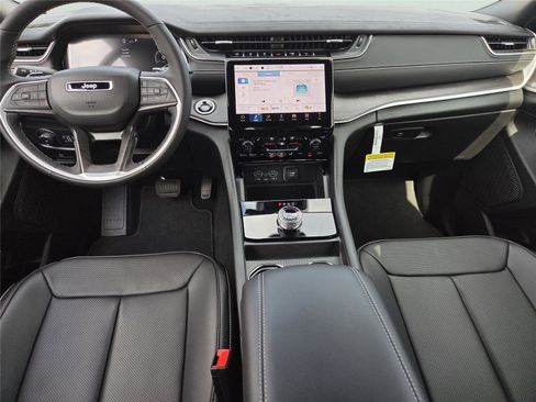 New 2025 Jeep Grand Cherokee Limited w/ Luxury Tech Group II image 9