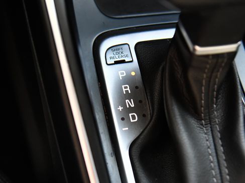 Used 2025 Kia Sorento S w/ Panoramic Sunroof Package FWD image 33