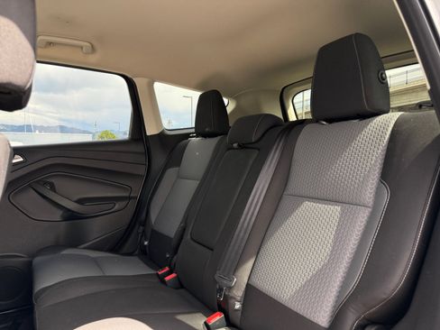 Used 2017 Ford Escape SE w/ Equipment Group 201A AWD/4WD image 16