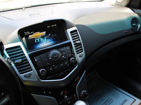 Used 2013 Chevrolet Cruze Eco FWD image 16
