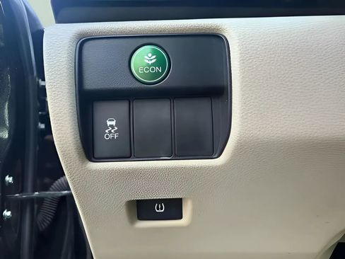 Used 2016 Honda Accord LX image 22