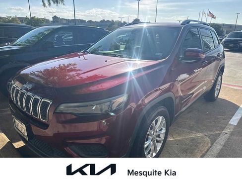 Used 2021 Jeep Cherokee Latitude FWD image 1