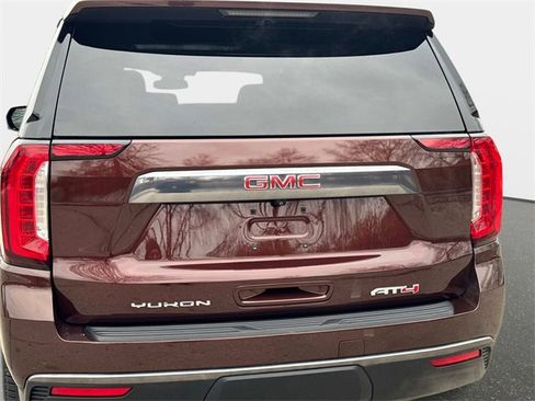 Used 2023 GMC Yukon AT4 w/ Technology Package image 4