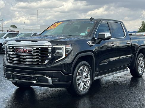 Used 2024 GMC Sierra 1500 Denali w/ Denali Reserve Package AWD/4WD image 1