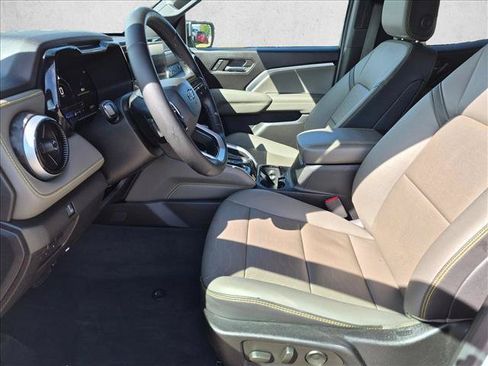 Used 2023 Chevrolet Colorado ZR2 w/ ZR2 Convenience Package III AWD/4WD image 10