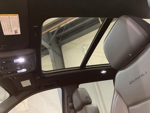 Used 2024 GMC Yukon Denali image 20