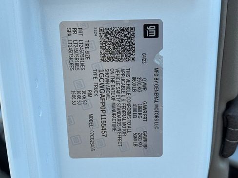 Used 2023 Chevrolet Express 2500 image 36