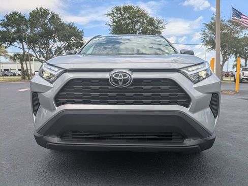 Used 2025 Toyota RAV4 LE AWD/4WD image 9