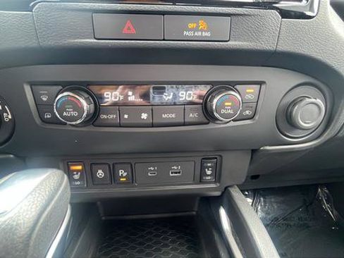 Used 2022 Nissan Frontier SV image 16