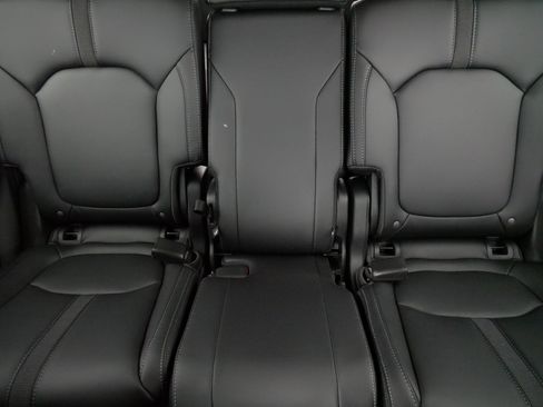 Certified 2025 Honda Pilot EX-L image 13