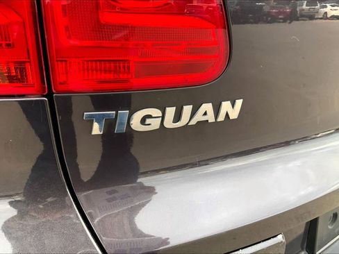 Used 2016 Volkswagen Tiguan S image 29