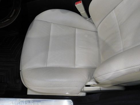 Used 2012 Mercedes-Benz S 550 4MATIC image 32