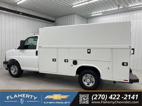New 2026 Chevrolet Express 3500 w/ Power Convenience Package RWD image 5