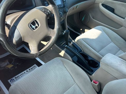 Used 2005 Honda Accord LX image 8