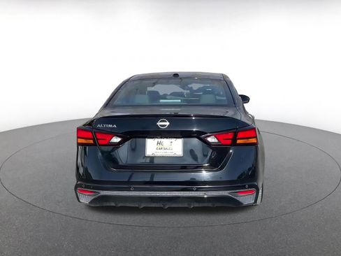 Used 2025 Nissan Altima 2.5 SV image 12