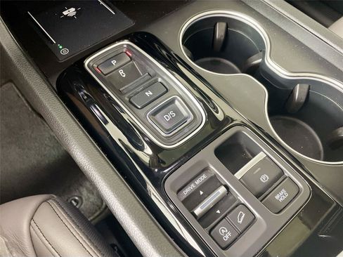 Used 2024 Honda Pilot Touring image 15