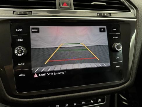 Used 2020 Volkswagen Tiguan SE w/ Panoramic Sunroof Package AWD/4WD image 21