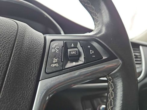 Used 2020 Buick Encore Preferred image 24