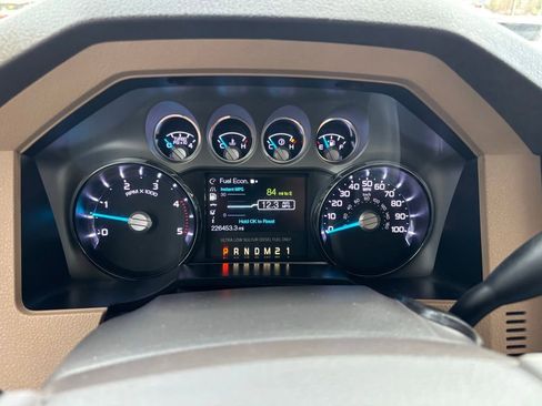 Used 2014 Ford F350 Lariat w/ Lariat Interior Package image 14