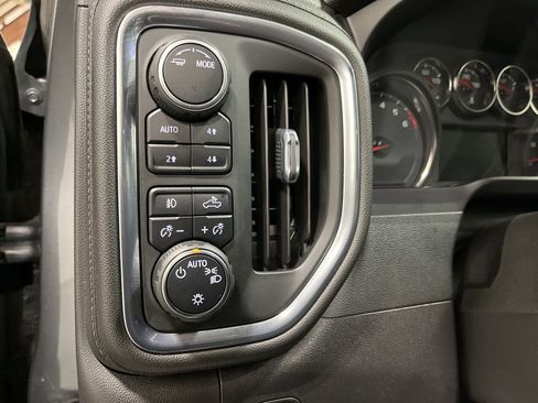 Used 2021 Chevrolet Silverado 1500 RST image 18
