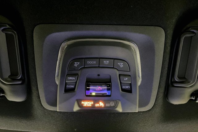 Certified 2025 Toyota Corolla SE w/ SE Premium Package FWD image 36
