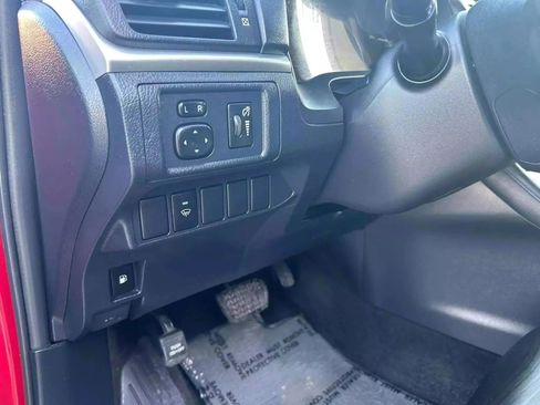 Used 2011 Lexus CT 200h Premium image 16