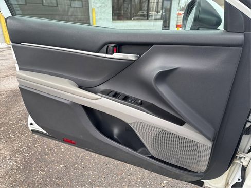 Used 2021 Toyota Camry LE image 31