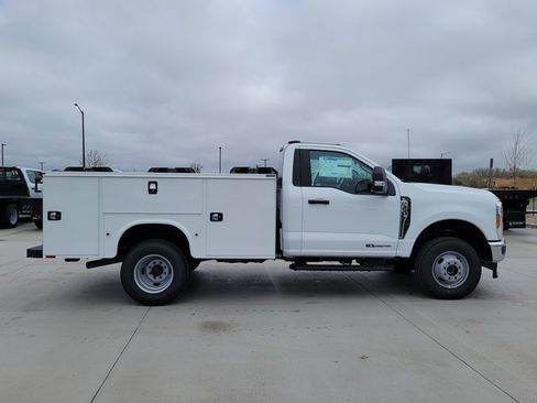 New 2025 Ford F350 XL w/ XL Chrome Package image 2