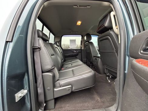 Used 2012 GMC Sierra 3500 SLT w/ SLT Convenience Package image 19