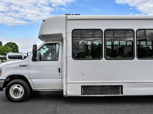 Used 2017 Ford E-450 and Econoline 450 Super Duty w/ Shuttle Bus Prep Package RWD image 8