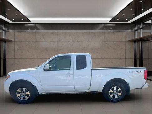 Used 2012 Nissan Frontier PRO-4X AWD/4WD image 3