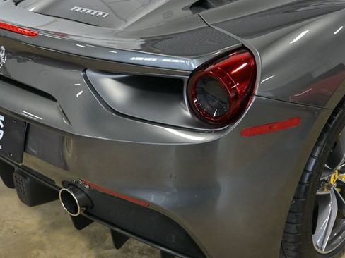 Used 2018 Ferrari 488 Spider image 21