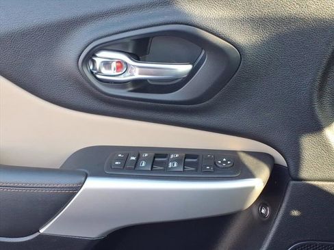 Used 2017 Jeep Cherokee Limited w/ Trailer Tow Group image 23