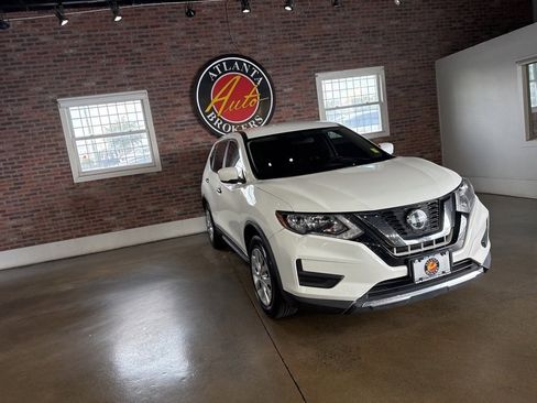Used 2018 Nissan Rogue S image 14