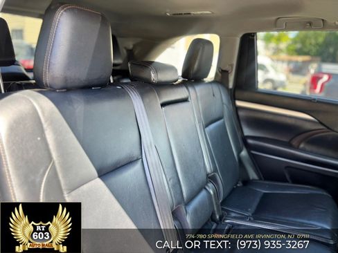 Used 2018 Toyota Highlander XLE AWD/4WD image 13