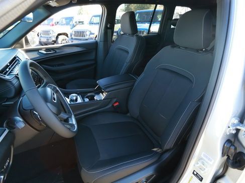 New 2025 Jeep Grand Cherokee Laredo X image 25