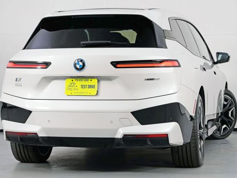 Used 2022 BMW iX xDrive50 w/ Sport Package image 5