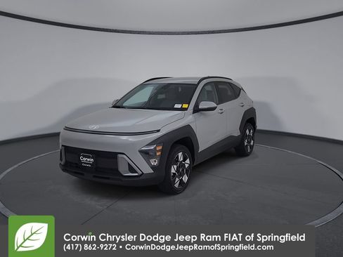Used 2025 Hyundai Kona SEL AWD/4WD image 6