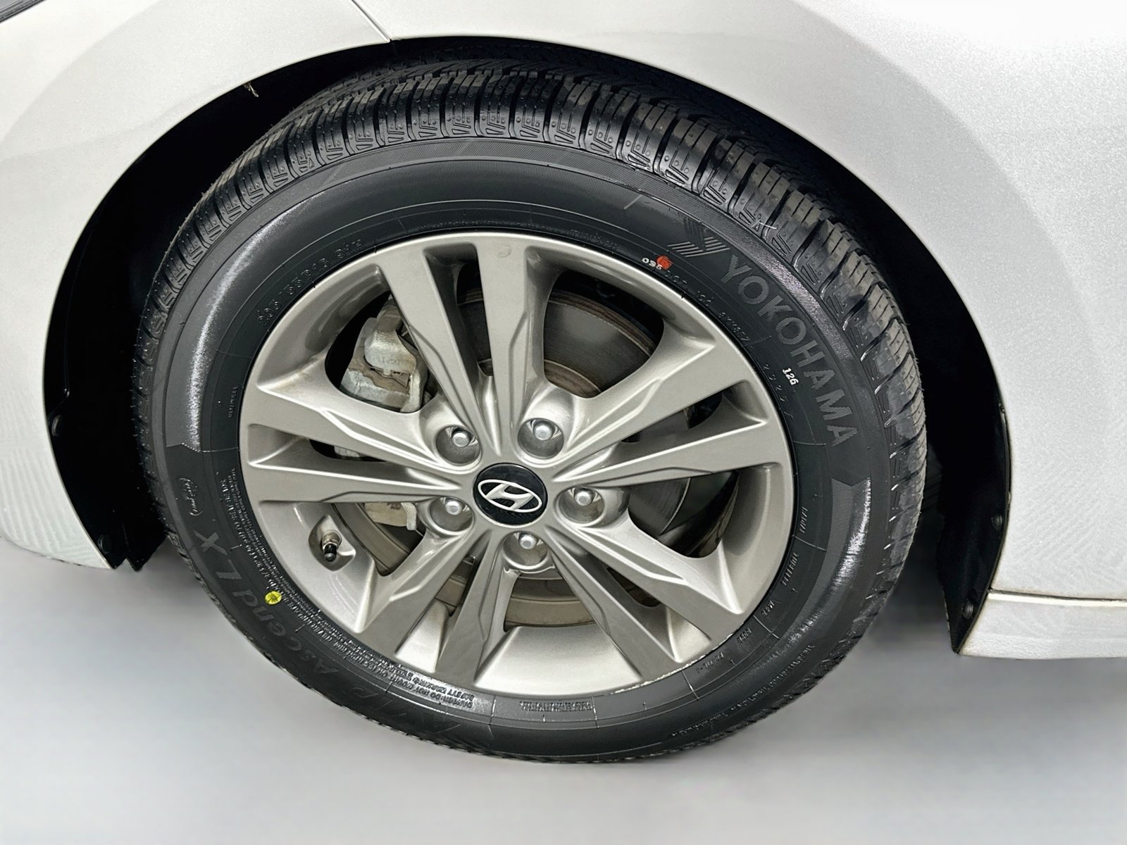 Used 2018 Hyundai Elantra SEL FWD image 29
