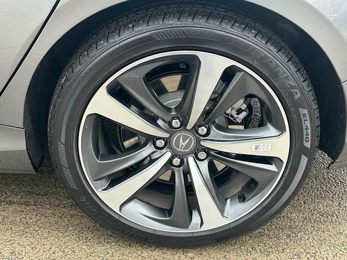 Certified 2025 Acura TLX w/ Technology Package image 36