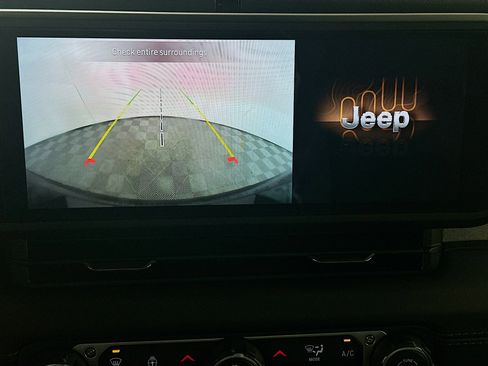 Used 2025 Jeep Wrangler Sahara w/ Safety Group image 23