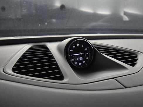 Certified 2024 Porsche Macan 4 Electric image 33