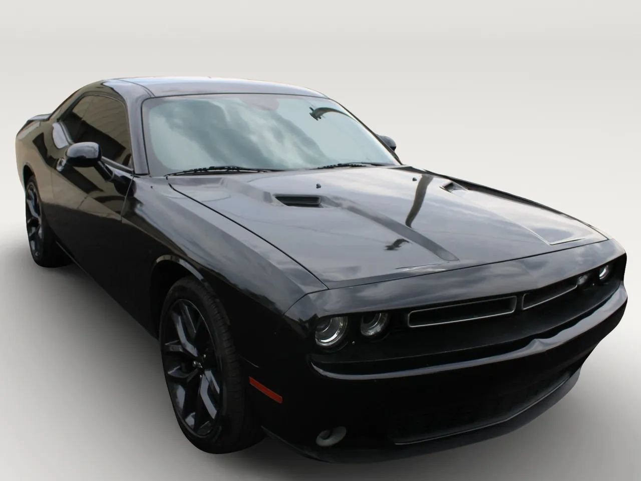 Used 2019 Dodge Challenger SXT w/ Blacktop Package RWD image 12