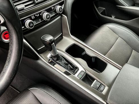 Used 2019 Honda Accord Sport image 16