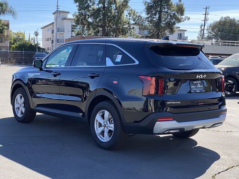 New 2026 Kia Sorento LX FWD image 6