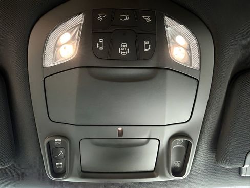 New 2026 Chrysler Pacifica Limited w/ Uconnect Theater Family Group image 29