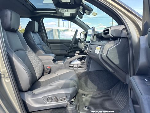 New 2025 Toyota Tacoma Limited AWD/4WD image 35