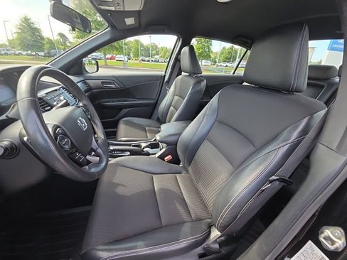 Used 2017 Honda Accord Sport image 15