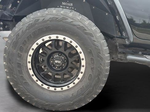 Used 2018 Jeep Wrangler Unlimited Rubicon image 17