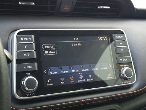 Used 2020 Nissan Kicks SR w/ SR Premium Package FWD image 17